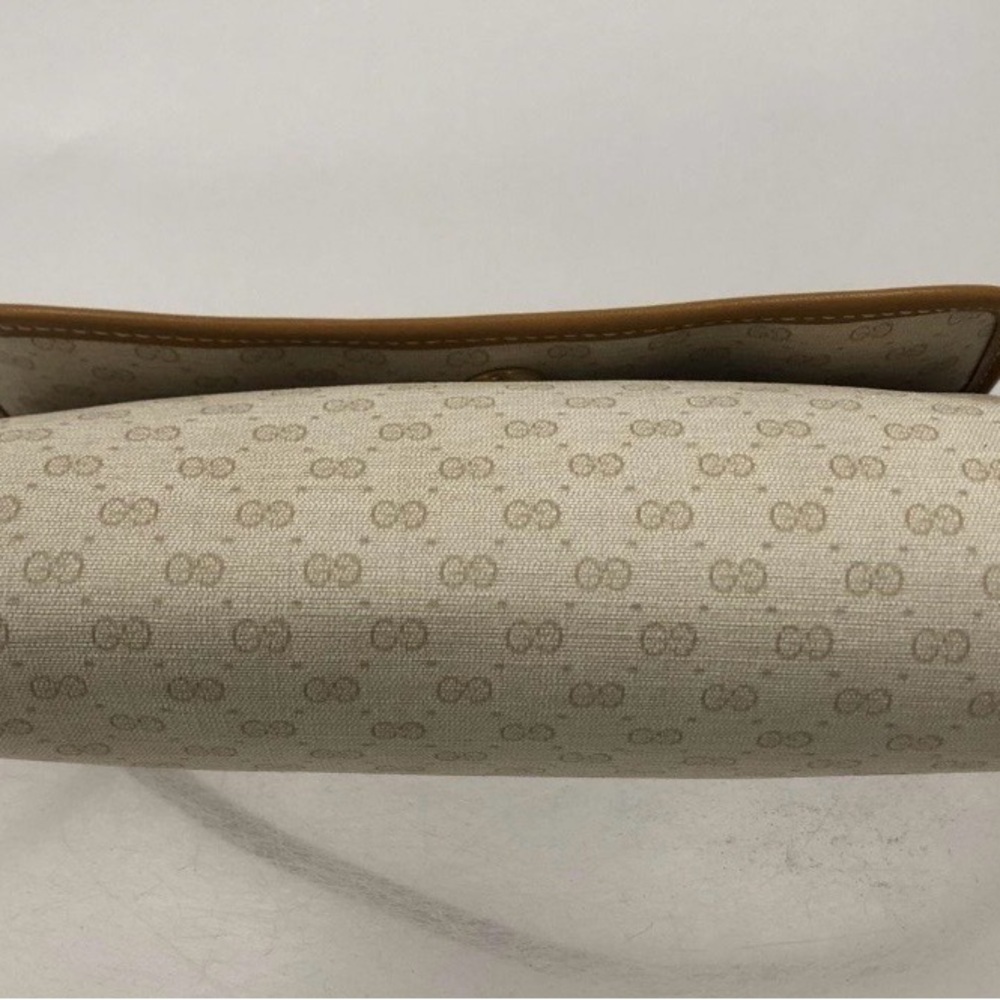 Gucci Beige Canvas GG Monogram Clutch with Tan Trim